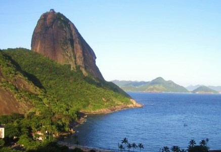in Rio de Janeiro finden Kletterer aus aller Welt den berühmtesten Gipfel Brasiliens ...